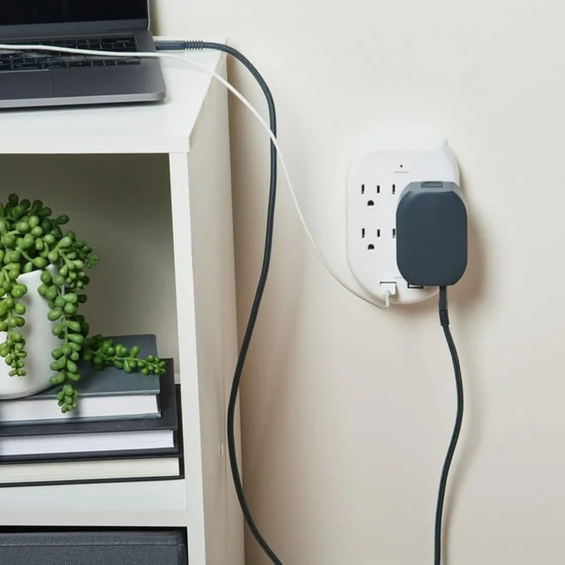 Surge Protector Wall Tap with 6 AC Outlets and 2 USB Ports, 125 Volts 15 Amps