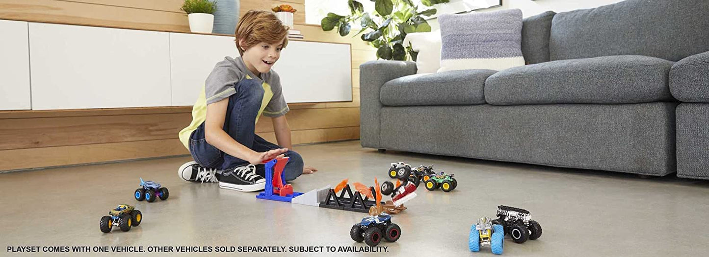 Hot Wheels Monster Trucks Fire through Hero Playset with 1:64 Scale Die-Cast 5 Alarm Vehicle & Launcher, Gift for Kids Ages 3 to 8 Years Old