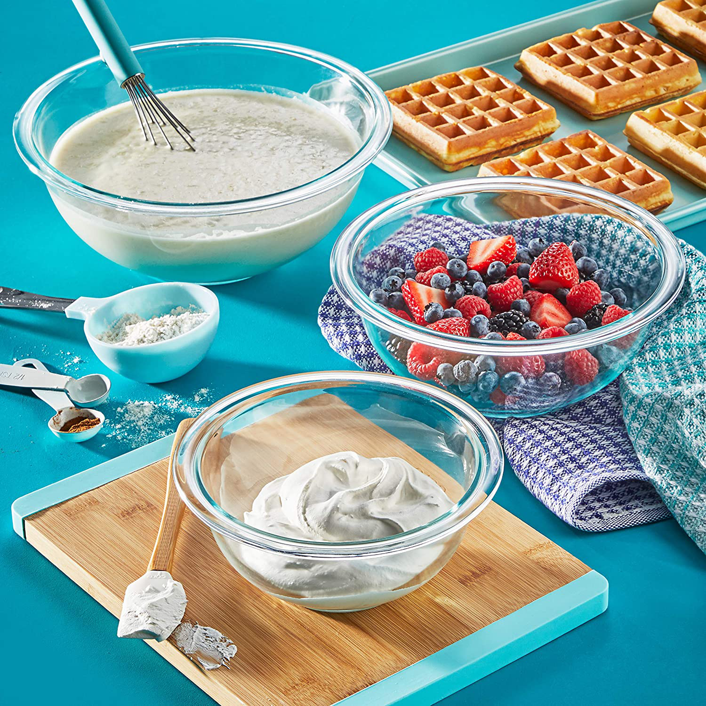 Pyrex Glass Mixing Bowl Set (3-Piece Set, Nesting, Microwave and Dishwasher Safe)