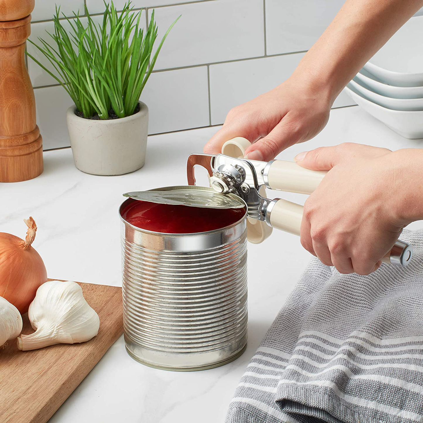 KitchenAid Classic Multifunction Can Opener / Bottle Opener, 8.34-Inch