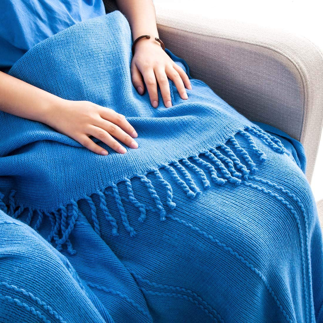 Revdomfly Knitted Throw Blanket Royal Blue Farmhouse Woven Blankets with Fringe Tassels for Couch Bed, 47" x 67", Royal Blue