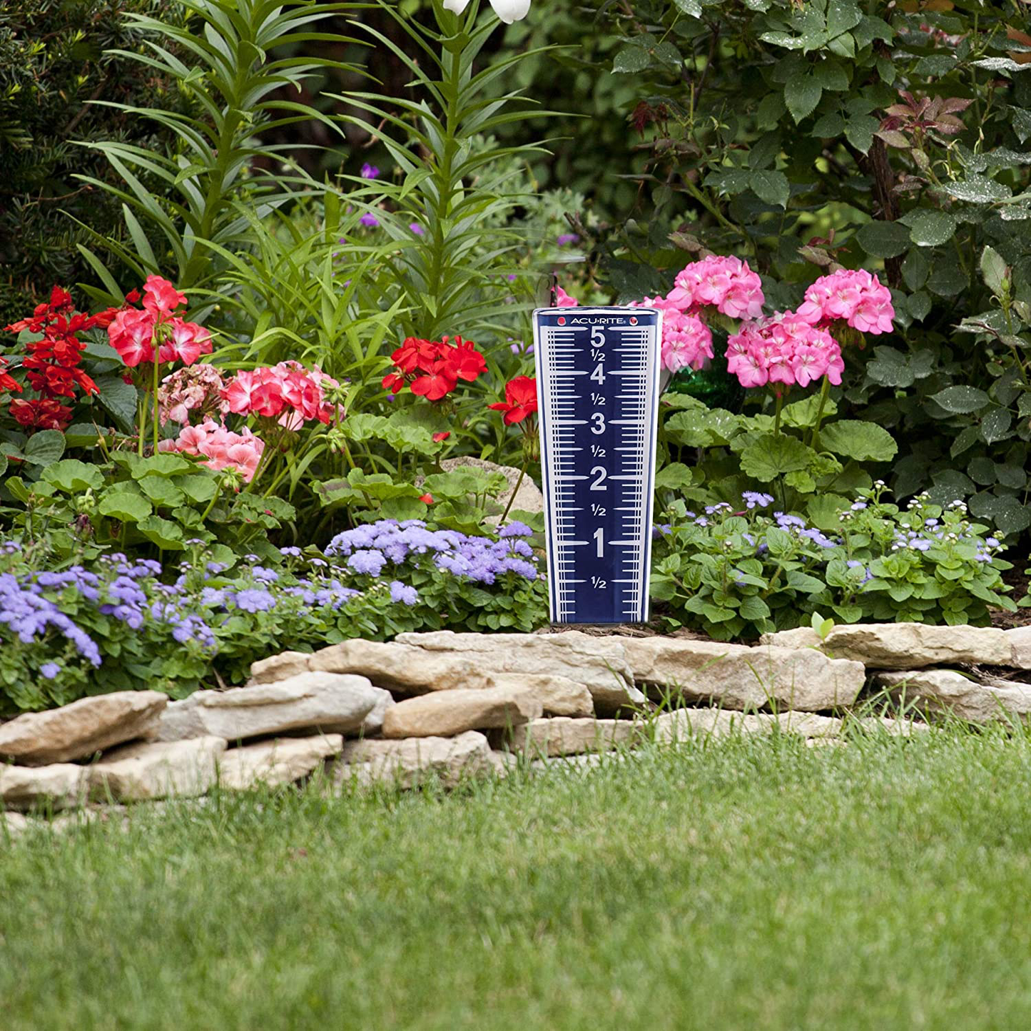 AcuRite 00850A2 5-Inch Capacity Easy-Read Magnifying Rain Gauge, Blue,12.5-inch