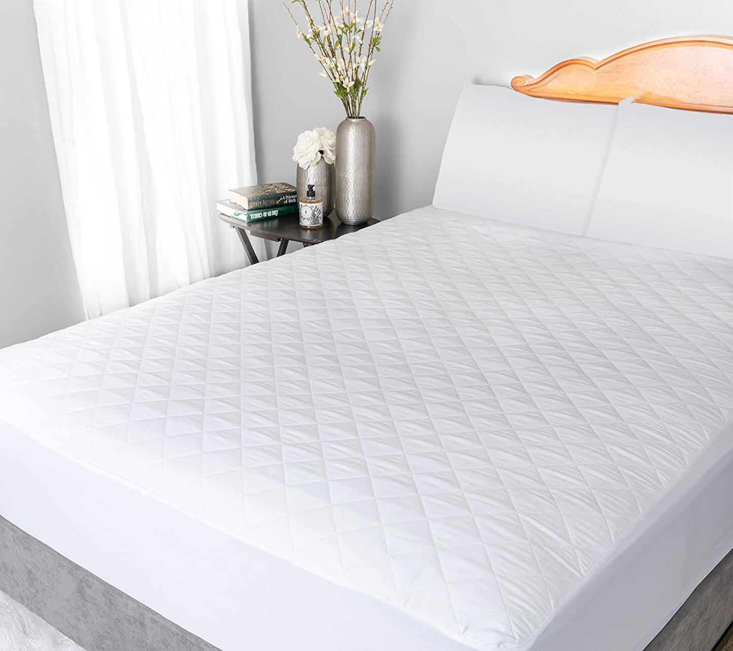 Quilted Mattress Pad - The Quilted Fabric is Comfortable and Thick Enough to Get a Restful Night Sleep. The Plush Mattress Topper Will Also Help Protect Your Mattress from Stains. (Twin)