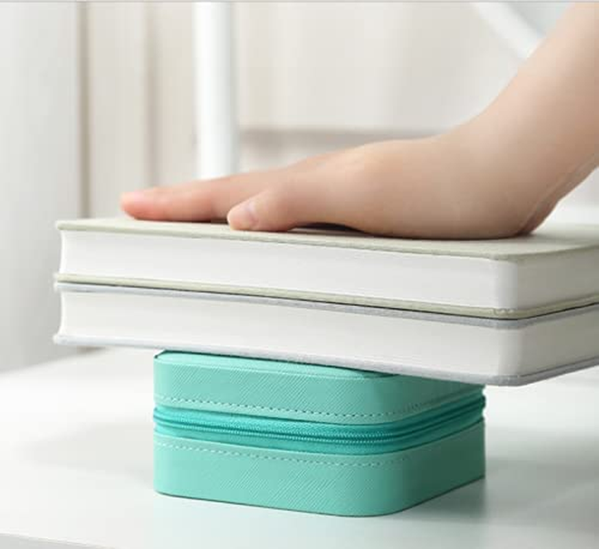 Small Portable Travel Jewelry Box Organizer Display Storage Bag Portable Travel Storage Box for Storage Rings Earrings Necklace (Light Blue)