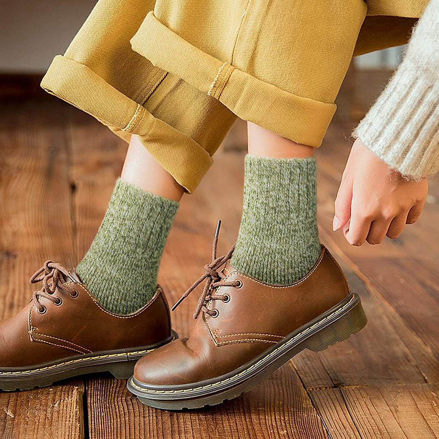 Womens Wool Socks, 5 Pairs Vintage Thick Knit Winter Warm Socks for Women Men Gifts