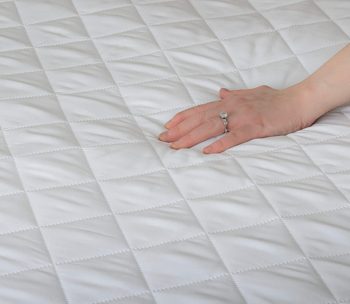 Quilted Mattress Pad - The Quilted Fabric is Comfortable and Thick Enough to Get a Restful Night Sleep. The Plush Mattress Topper Will Also Help Protect Your Mattress from Stains. (Full)