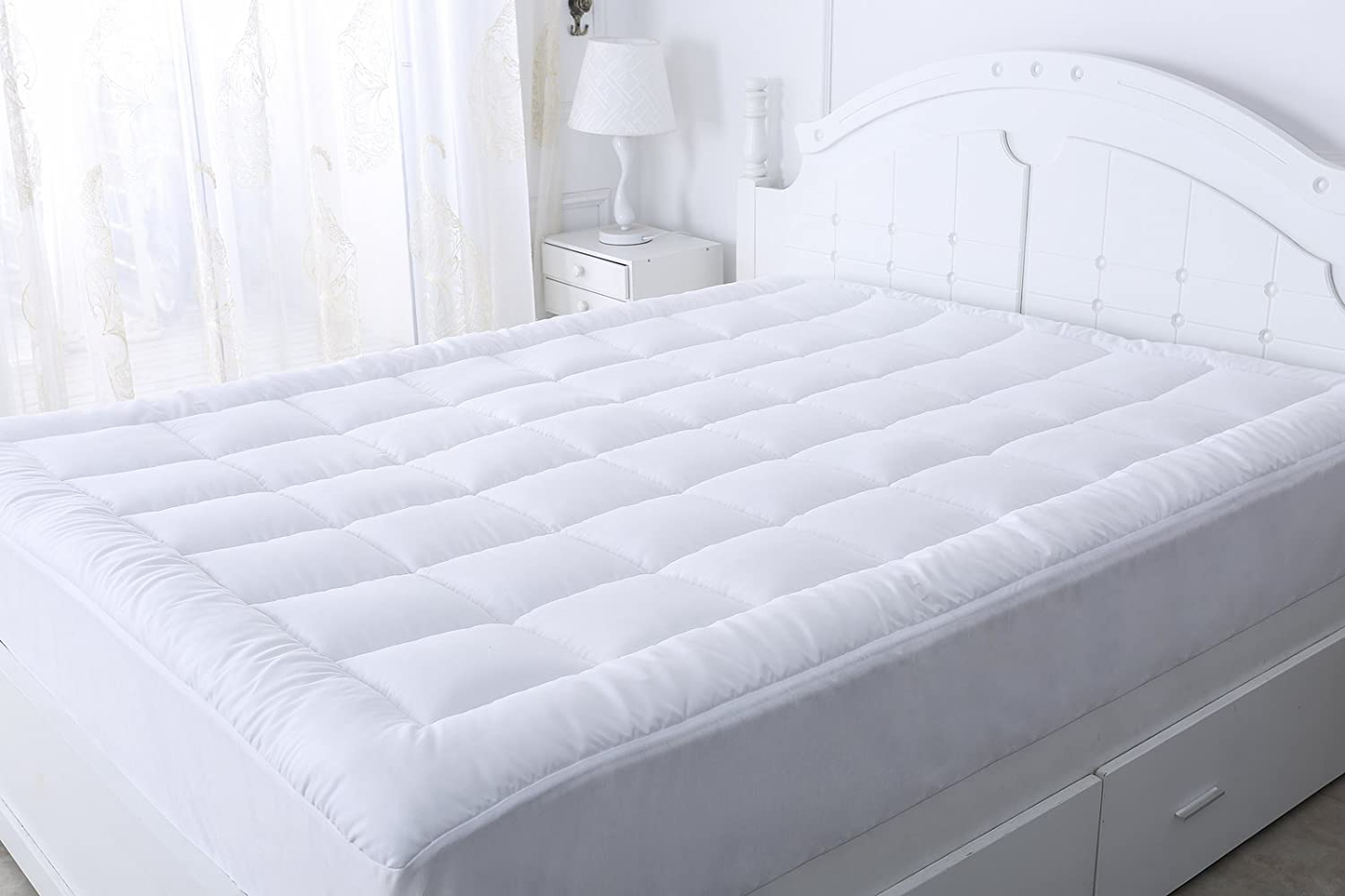NALUKA Mattress Pad with Fitted Skirt, King Size Full Down Alternative Fiber Luxurious Mattress Topper Ultra Soft Mattress Protector (76''x80'')