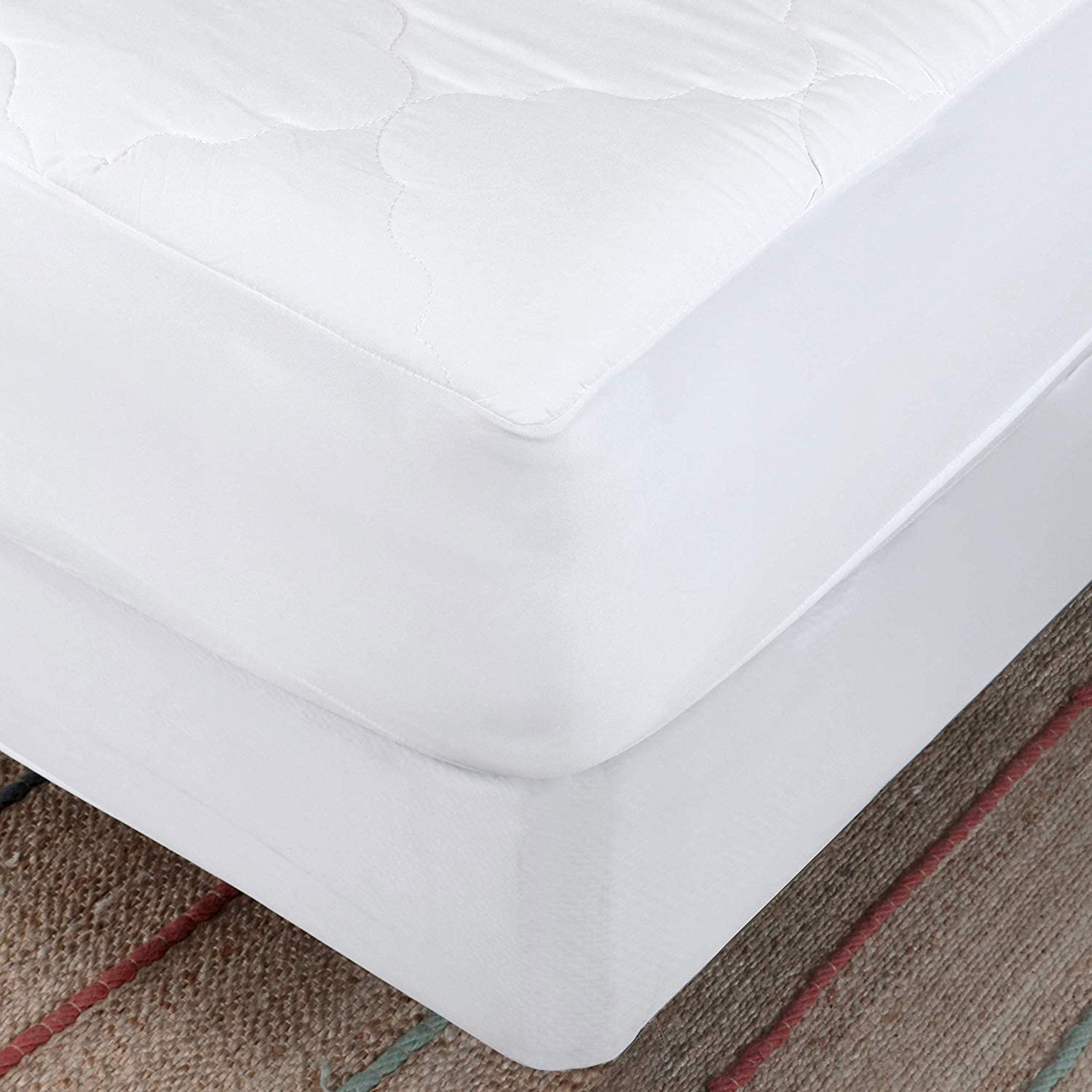 Micropuff Queen Mattress Pad Cover Fitted Quilted - Plush Down Alternative Fiber Fill Breathable Only Quality Fabrics Used Bed Protector - Deep Pocket Stretches up to 18" (Queen Size 60x80)