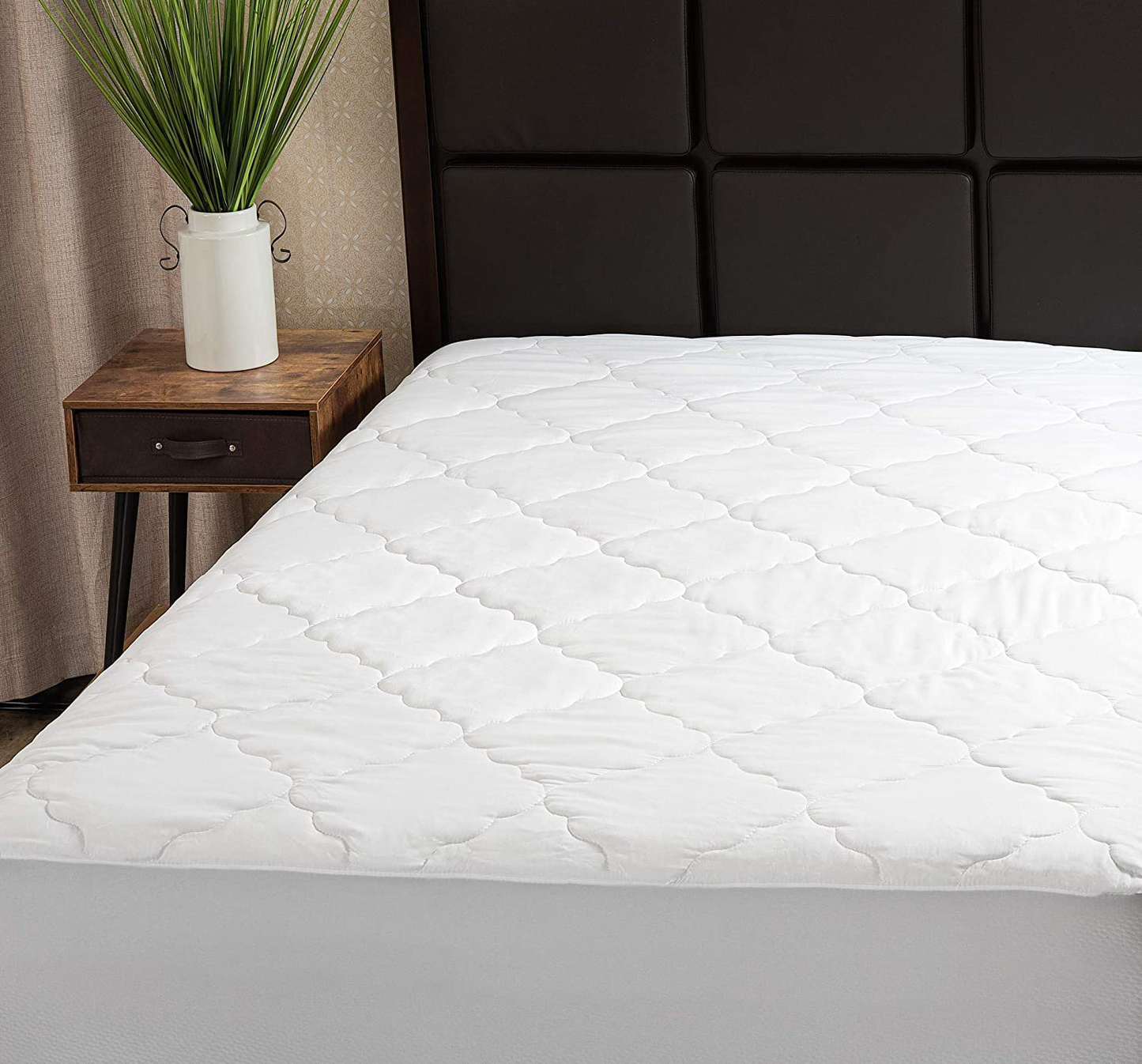 Micropuff Full Mattress Pad Cover Fitted Quilted - Plush Down Alternative Fiber Fill, Breathable Bed Pad - Deep Pocket Stretches up to 15" (Full Size 54x75)