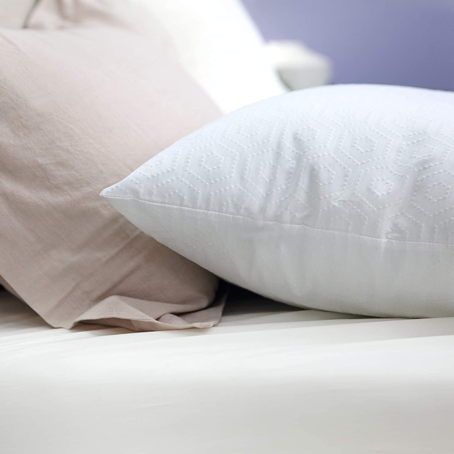 SensorPEDIC Embossed SensoSoft Jumbo Bed Pillow, 1 Count (Pack of 1), White