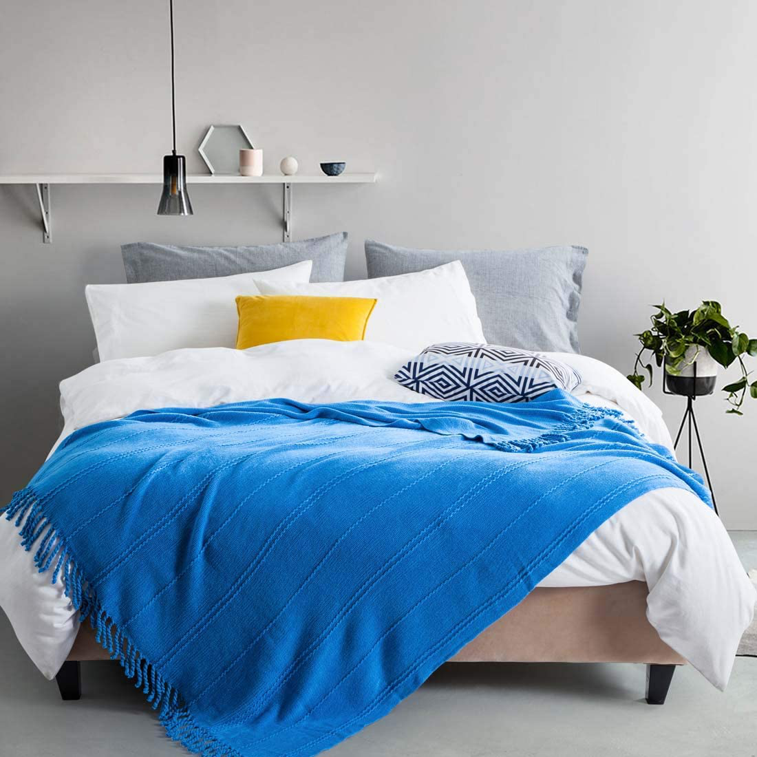 Revdomfly Knitted Throw Blanket Royal Blue Farmhouse Woven Blankets with Fringe Tassels for Couch Bed, 47" x 67", Royal Blue
