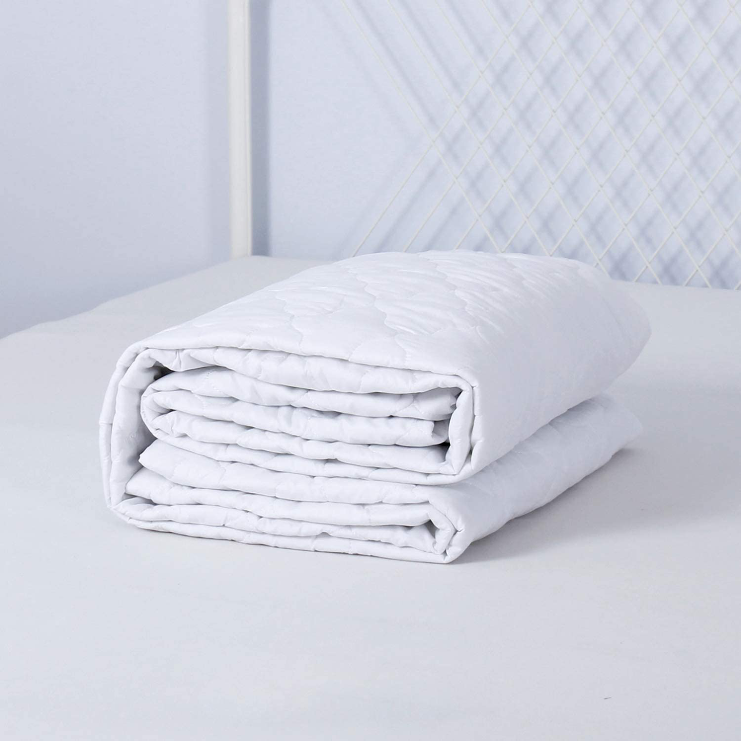 SPRINGSPIRIT Mattress Pad Cover Waterproof (Queen), Quilted Fitted Queen Mattress Pad Protector with Ultra Soft & Absorbent Surface and Deep Pocket to 14 inch, Stain Protection