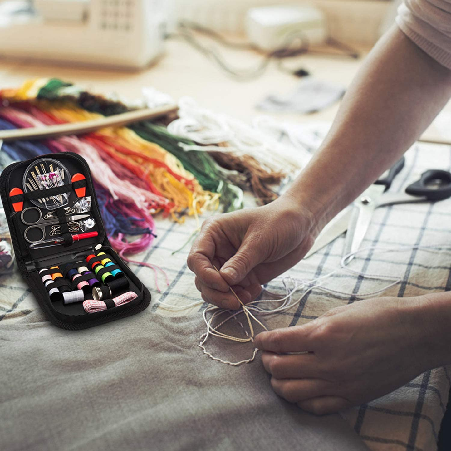 Sewing Kit, OKOM Mini Small Basic Fine Sewing Set, Portable DIY Sewing Kit for Beginner, Traveller and Emergency Clothing Fixes, Contains Scissors, Thimble, Thread, Sewing Needle, Tape Measure Etc.