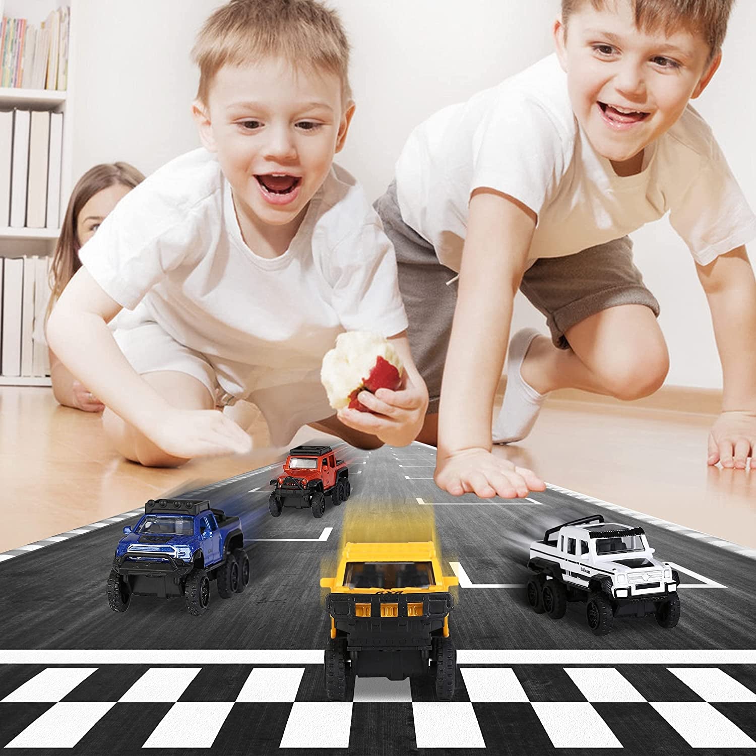 Diecast Toy Trucks 4 Pack Pull Back Toy Cars Openable Doors Off-Road Car Toys Birthday Gift for Boys and Toddlers (Original)