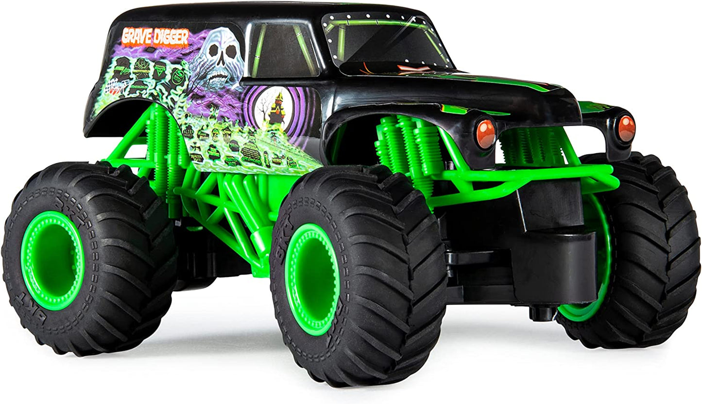 Monster Jam , Official Grave Digger Remote Control Monster Truck Toy, 1:24 Scale, 2.4 Ghz, for Ages 4 and Up