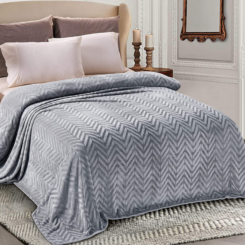 Soft Velvet Lightweight Bedspread - Plush Fluffy Coverlet Chevron Design