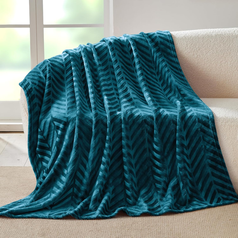 Soft Velvet Lightweight Bedspread - Plush Fluffy Coverlet Chevron Design