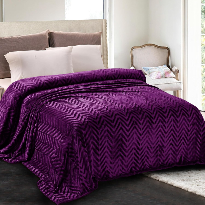 Soft Velvet Lightweight Bedspread - Plush Fluffy Coverlet Chevron Design