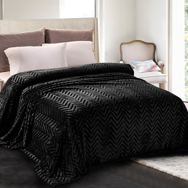 Soft Velvet Lightweight Bedspread - Plush Fluffy Coverlet Chevron Design