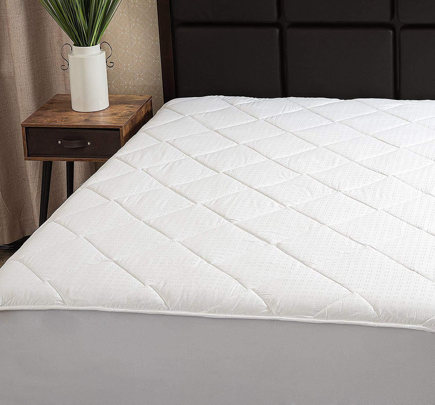 MAXI Queen Mattress Pad Topper Fitted | Down Alternative Mattress Cover, 100% Cotton Top, 300 TC Quilted | Highly Breathable, Full Coverage Bed Mattress Pad | Queen 60x80 Stretchable Up to 18"