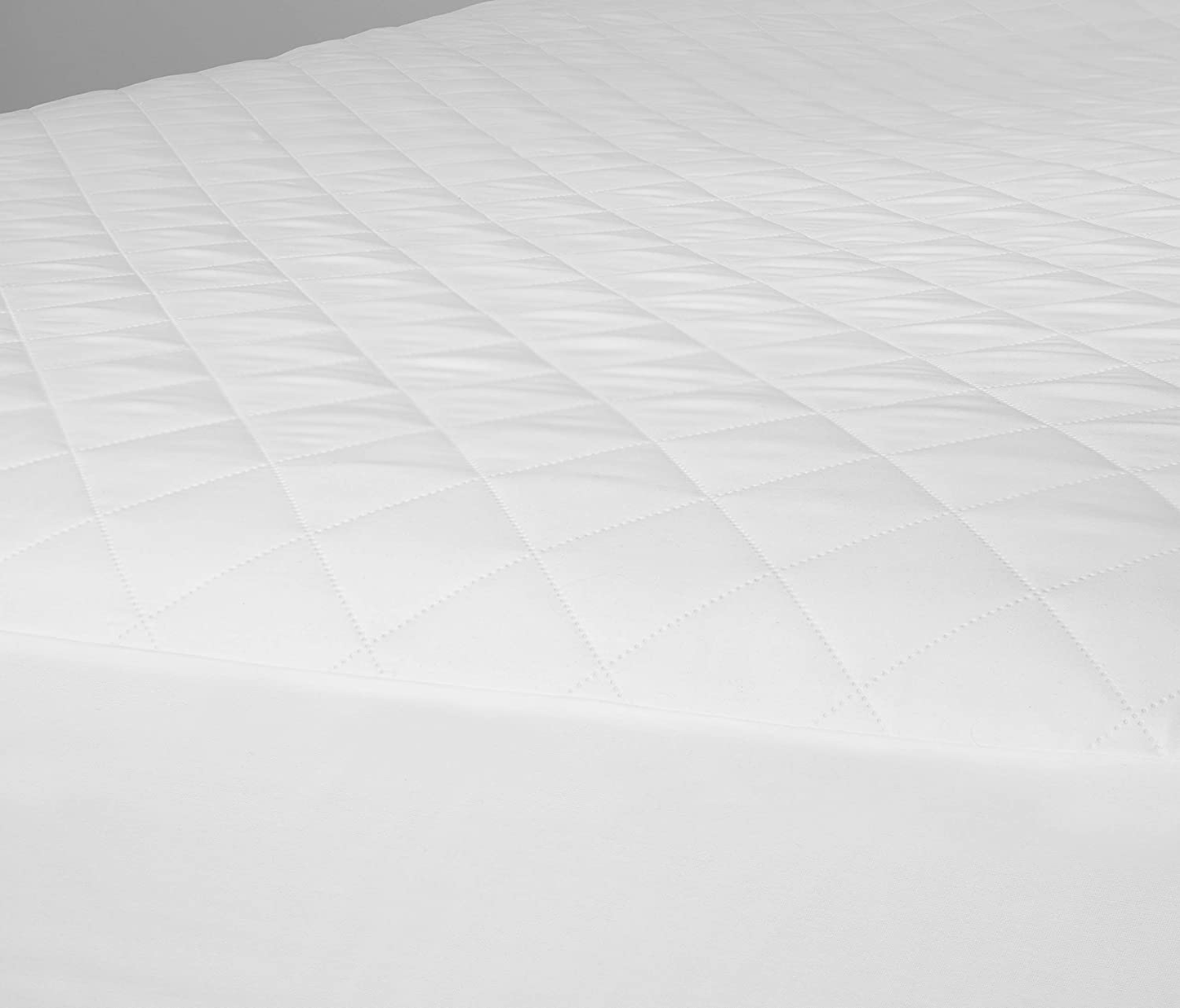 Quilted Mattress Pad - The Quilted Fabric is Comfortable and Thick Enough to Get a Restful Night Sleep. The Plush Mattress Topper Will Also Help Protect Your Mattress from Stains. (Twin)