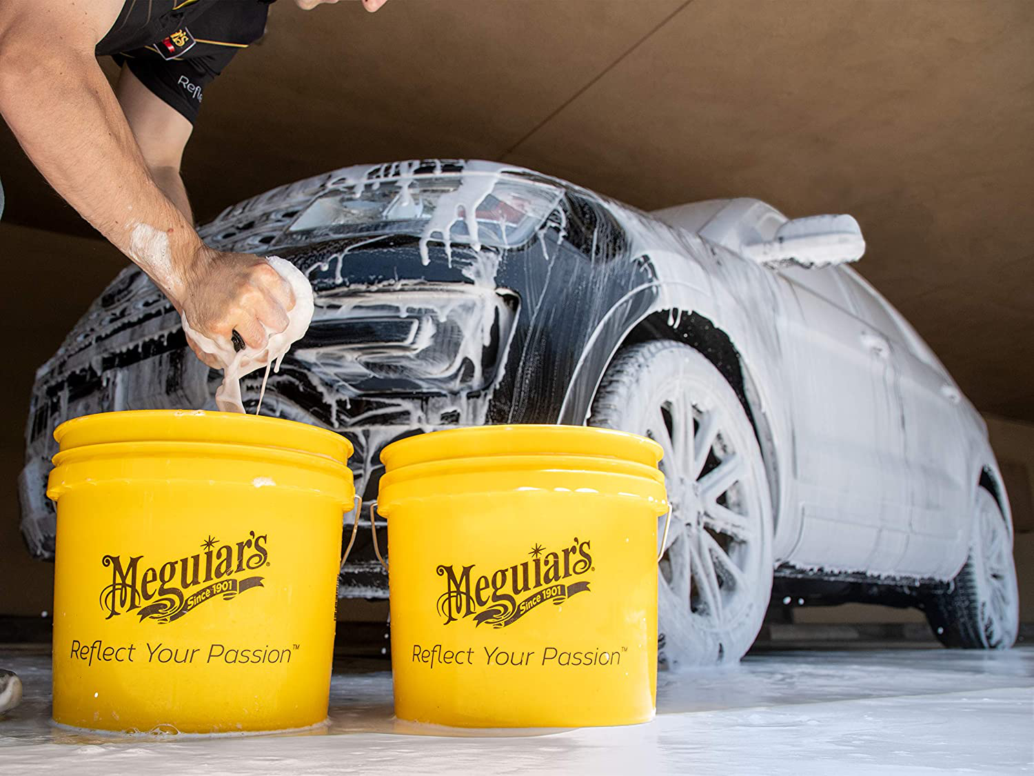 Meguiar's VBUCKET3.5GAL Yellow Bucket – Make Car Washing Easy With Bright Bucket for Water and Suds – 3.5 gal