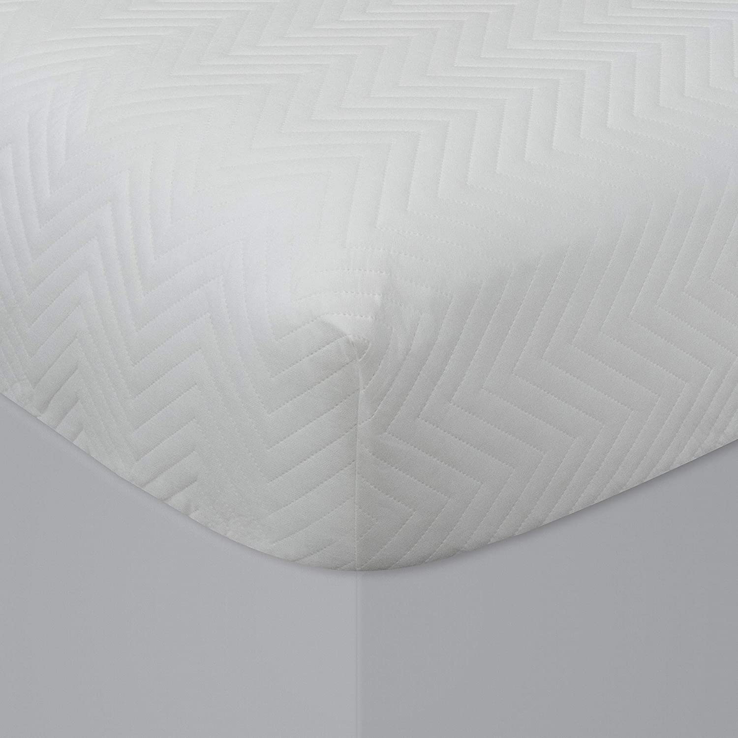 Bedsack Classic Chevron Mattress Pad, Hypoallergenic & Stain Resistant, Quilted Top & Sidewalls, Fits Mattresses up to 10”, Twin (869757)