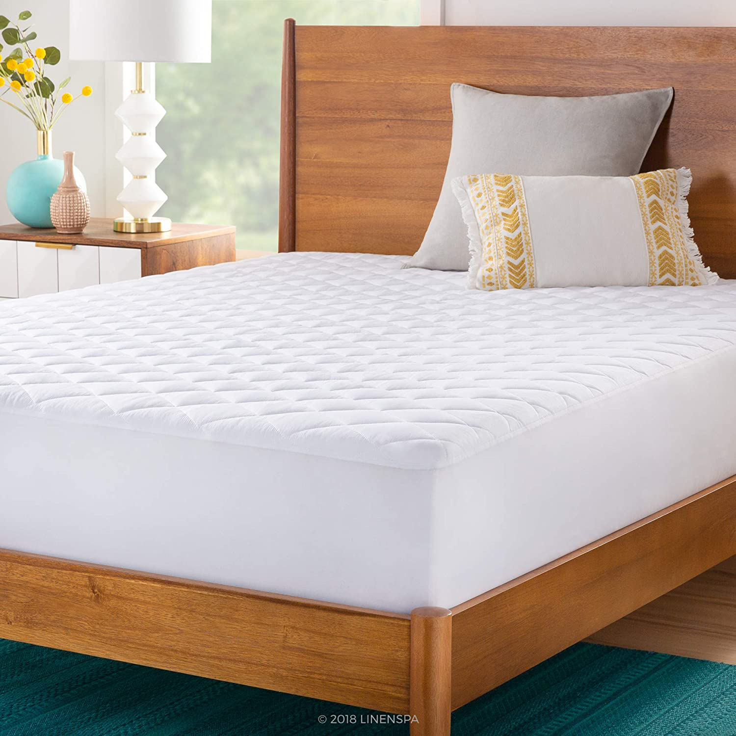 Linenspa Ultra Plush Pillow Top Rayon from Bamboo Cover with Down Alternative Fill-California King overfilled mattress pad, White"