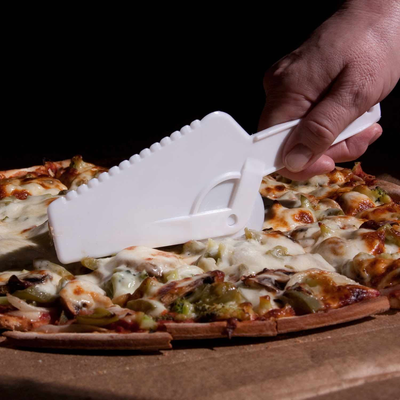 Party Essentials Hard Plastic Pizza Cutter/Server, White