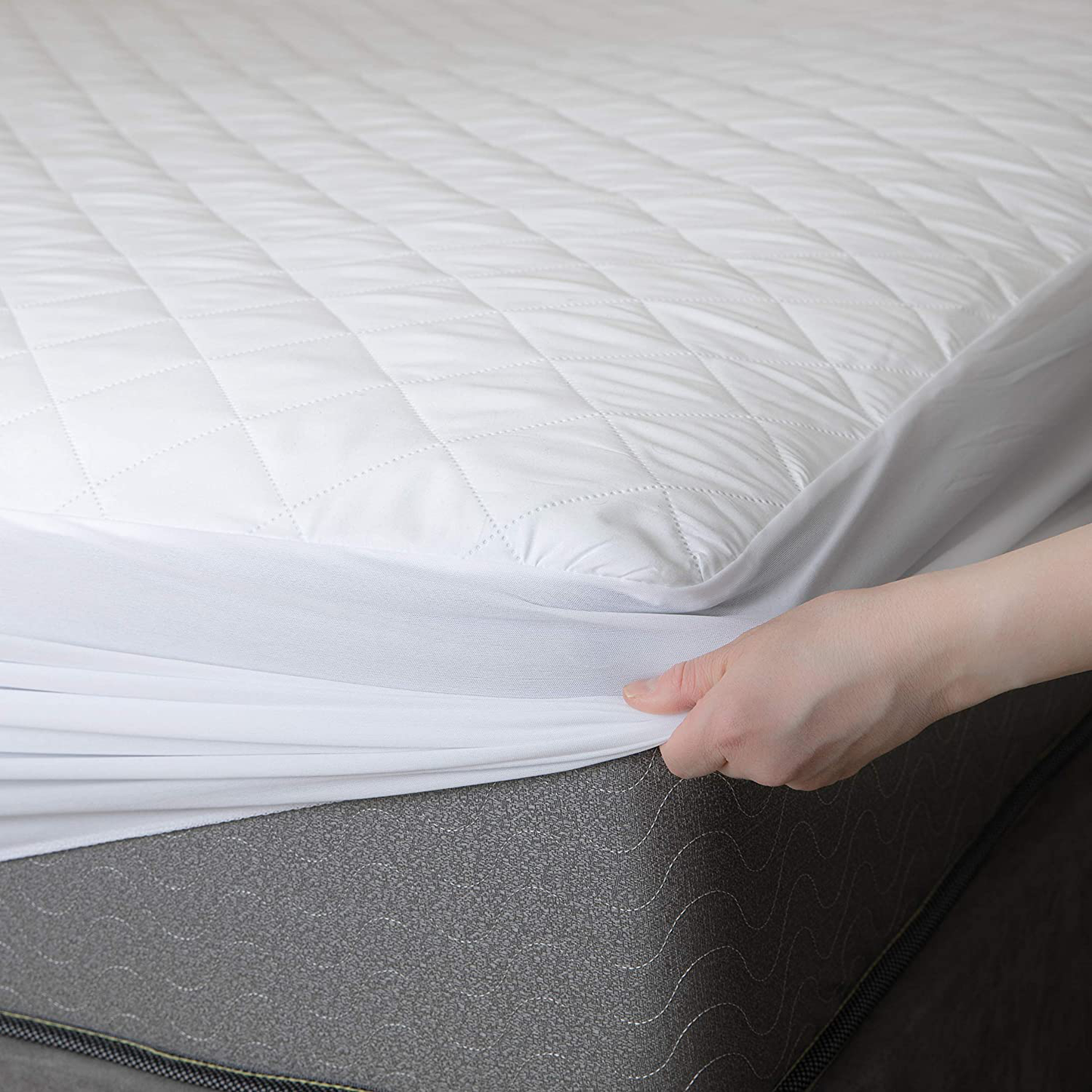 Quilted Mattress Pad - The Quilted Fabric is Comfortable and Thick Enough to Get a Restful Night Sleep. The Plush Mattress Topper Will Also Help Protect Your Mattress from Stains. (Full)