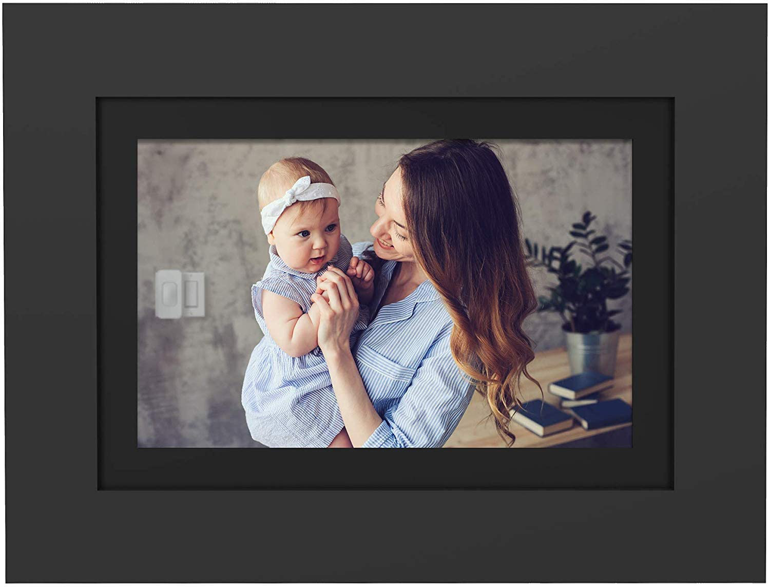 PhotoShare Friends and Family Smart Frame Digital Photo Frame, 1-5 Day Shipping, Send Pics from Phone to Frame, WiFi, 8 GB, Holds Over 5,000 Photos, HD, 1080P, iOS, Android